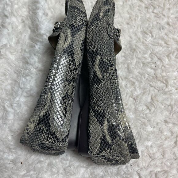 Michael Kors leather snake skin print shades of gray slip on flats Size 7.5M - Picture 6 of 9